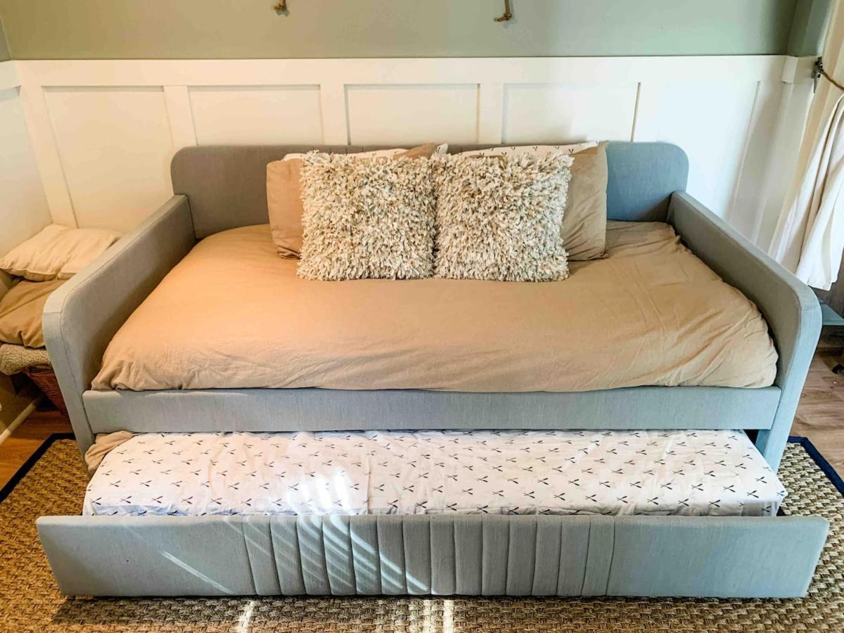 Beachglass Cottage - Family Friendly Kids And Pets Grand Beach Екстериор снимка
